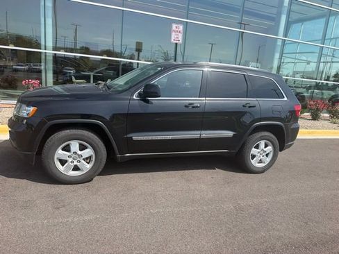 Used 2012 Jeep Grand Cherokee Laredo w/ Laredo E Group AWD/4WD image 25