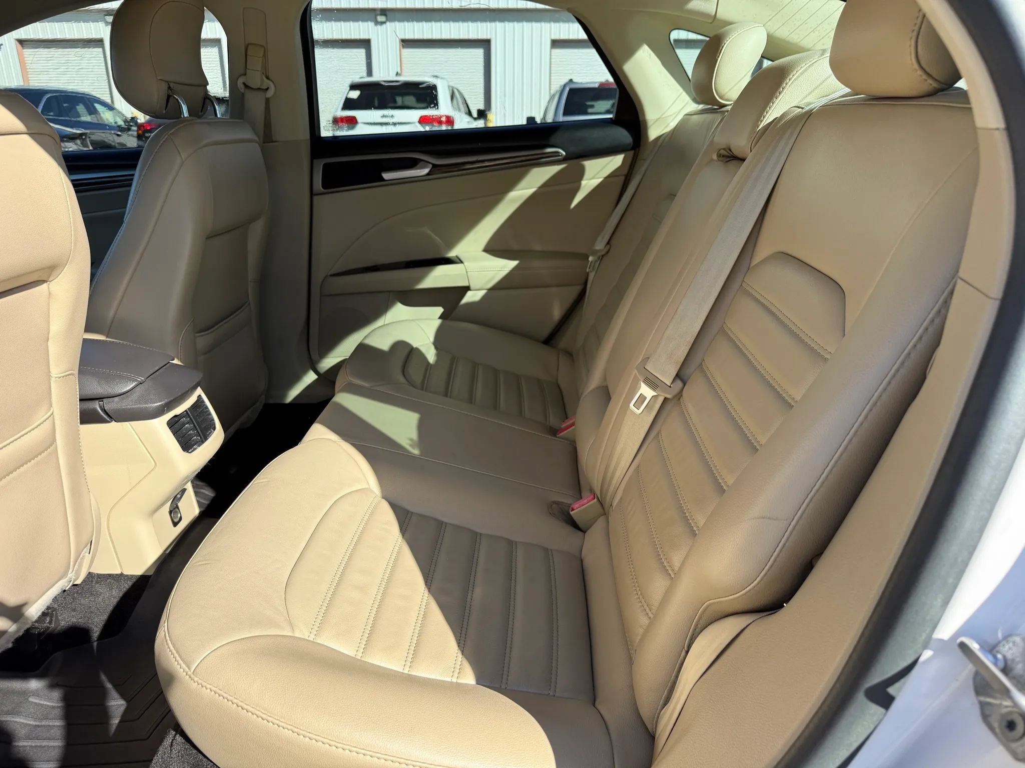 Used 2014 Ford Fusion SE w/ Equipment Group 202A FWD image 21