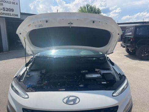 Used 2022 Hyundai Kona SEL FWD image 25