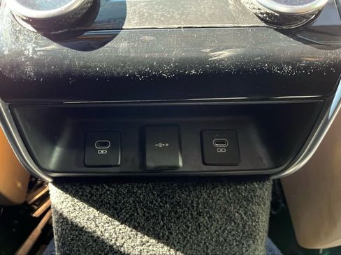 Used 2023 Land Rover Range Rover SE image 28