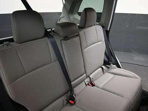 Used 2017 Subaru Forester 2.5i Limited image 16