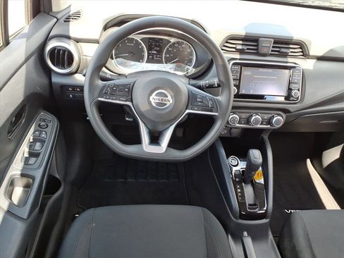Used 2021 Nissan Versa S FWD image 6