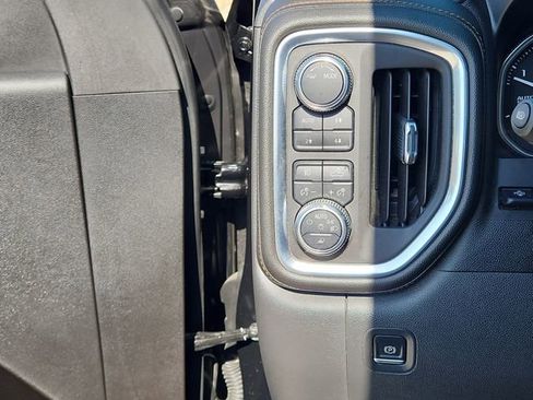 Used 2021 GMC Sierra 1500 AT4 w/ Technology Package AWD/4WD image 21