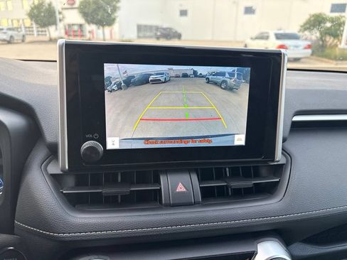 Used 2025 Toyota RAV4 XLE AWD/4WD image 28