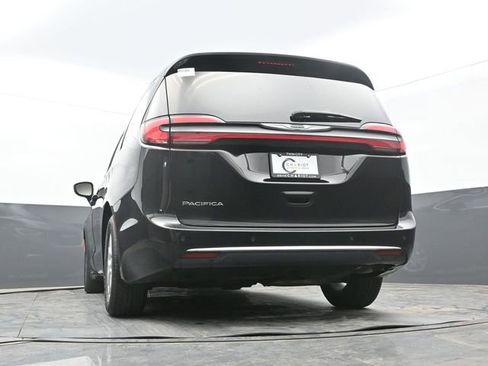Used 2024 Chrysler Pacifica Touring-L FWD image 54