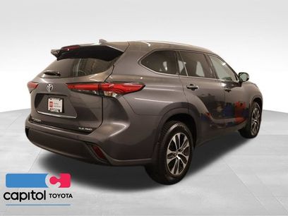 Used 2021 Toyota Highlander XLE