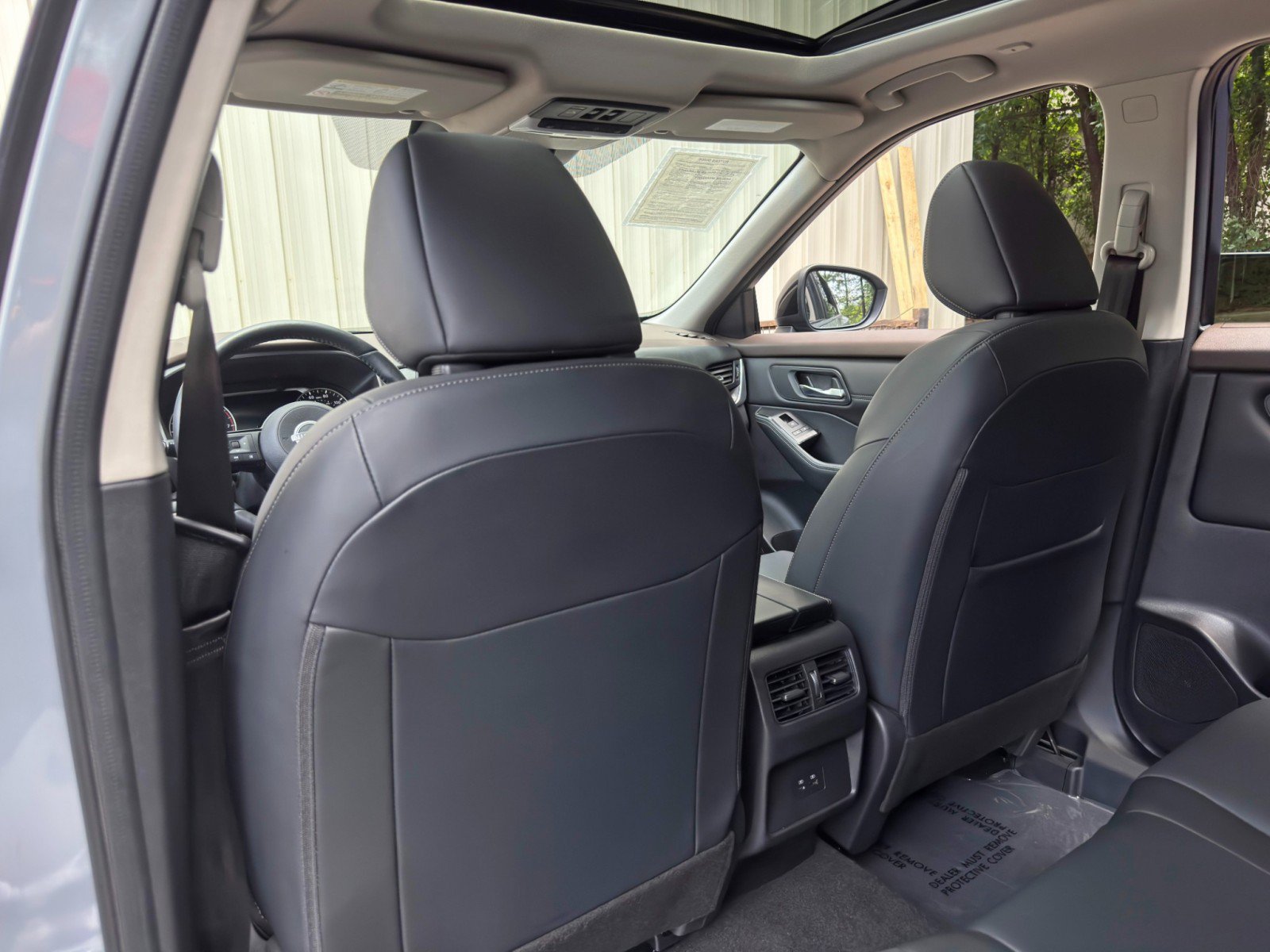 Used 2023 Nissan Rogue SV w/ SV Premium B Package FWD image 31