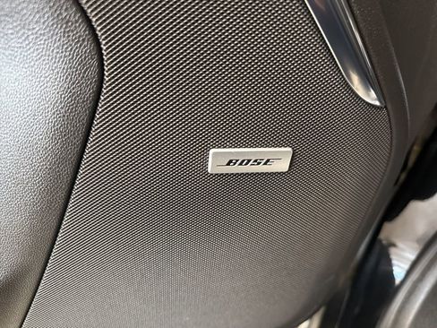 Used 2025 GMC Yukon XL Denali w/ Sun & Power Step Package image 21