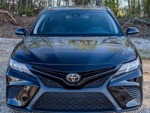 Used 2020 Toyota Camry SE image 8