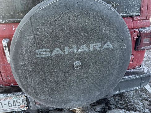 Used 2019 Jeep Wrangler Unlimited Sahara w/ Dual Top Group image 15