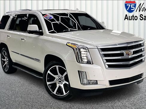 Used 2015 Cadillac Escalade Luxury image 1