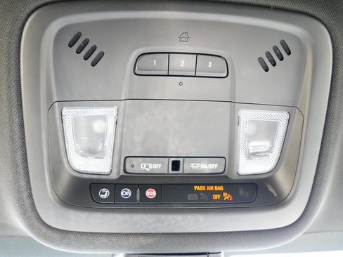 Used 2022 Chevrolet Traverse Premier w/ LPO, Blackout Package AWD/4WD image 24