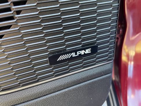 Used 2023 Jeep Grand Cherokee Limited image 16