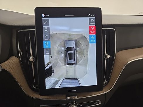 New 2026 Volvo XC60 B5 Plus w/ Protection Package Premier image 17