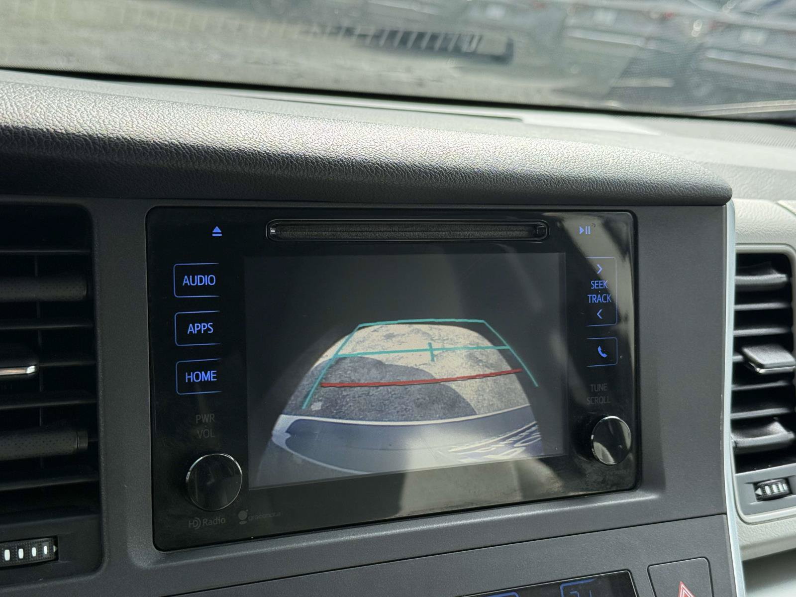 Used 2015 Toyota Sienna LE FWD image 11