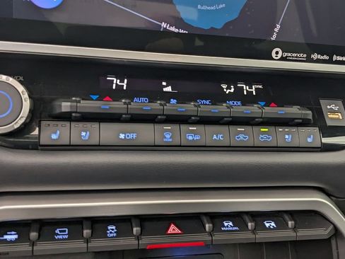 Used 2022 Toyota Tundra Platinum w/ Advanced Package AWD/4WD image 29