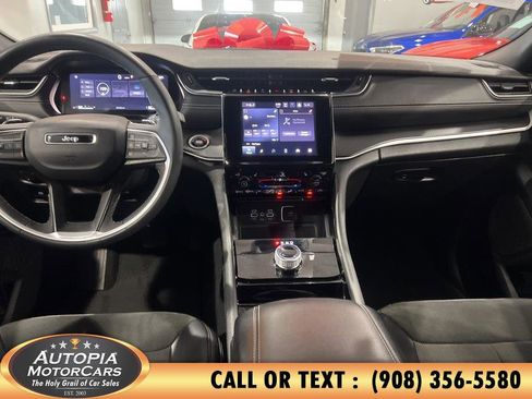 Used 2023 Jeep Grand Cherokee Altitude image 24