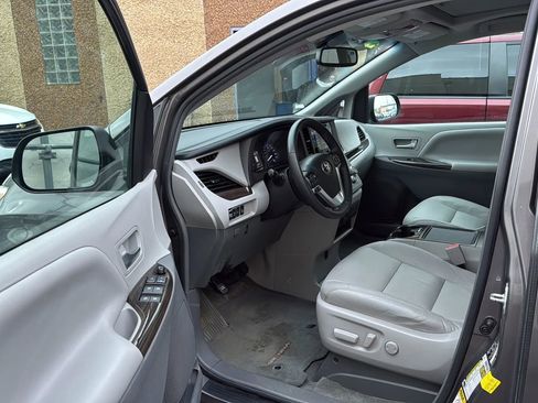 Used 2017 Toyota Sienna XLE w/ XLE Navigation Package image 23
