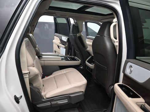 Used 2024 Lincoln Navigator L Reserve AWD/4WD image 37