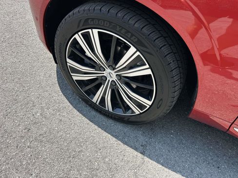 Certified 2023 Volvo XC60 B5 Plus w/ Climate Package AWD/4WD image 9