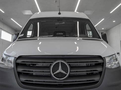 Used 2025 Mercedes-Benz Sprinter 2500 image 21