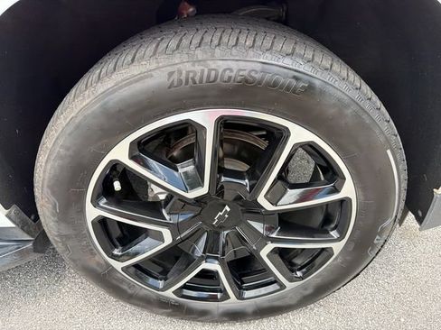 Used 2022 Chevrolet Suburban RST w/ Luxury Package RWD image 12