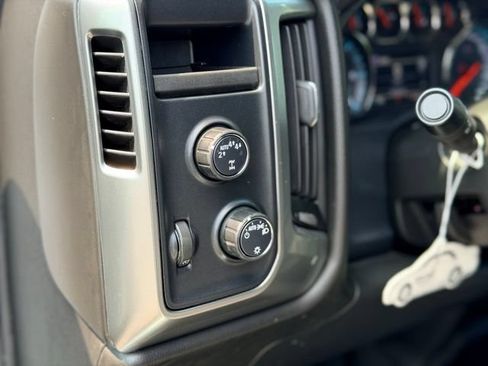 Used 2019 Chevrolet Silverado 1500 LT AWD/4WD image 8
