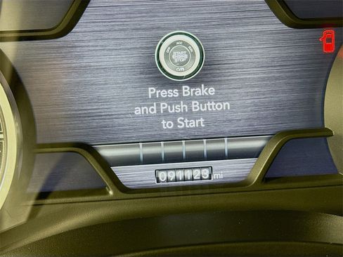 Used 2019 RAM 1500 Laramie image 16