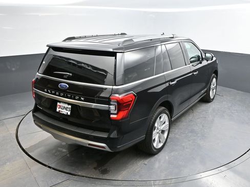 Used 2024 Ford Expedition Platinum image 32
