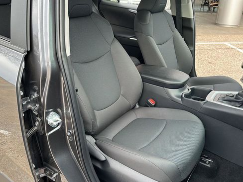 Certified 2025 Toyota RAV4 LE image 18