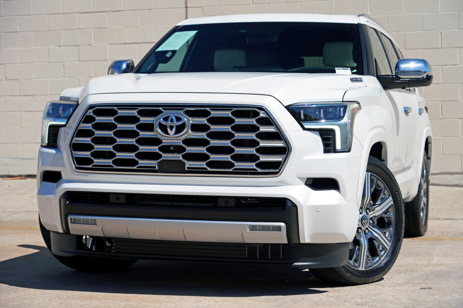 Used 2023 Toyota Sequoia Capstone AWD/4WD image 3