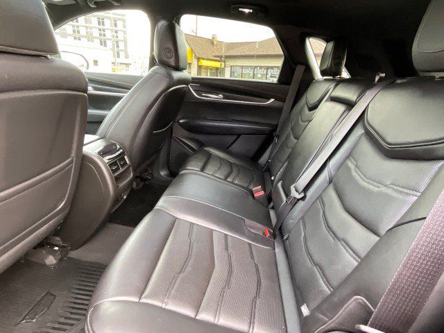 Used 2018 Cadillac XT5 Platinum w/ Driver Assist Package AWD/4WD image 34
