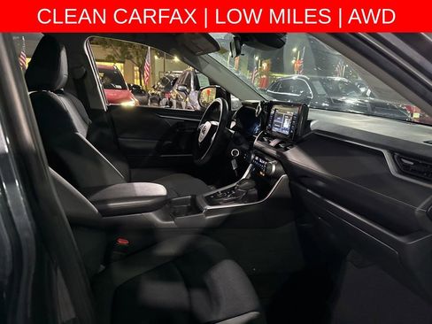 Used 2019 Toyota RAV4 LE w/ Carpet Mat Package AWD/4WD image 21