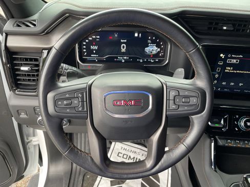 Used 2022 GMC Sierra 1500 AT4 w/ AT4 Premium Package AWD/4WD image 21