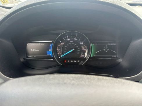 Used 2018 Ford Explorer XLT w/ Equipment Group 201A FWD image 16