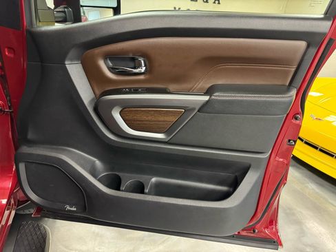 Used 2019 Nissan Titan Platinum Reserve image 31