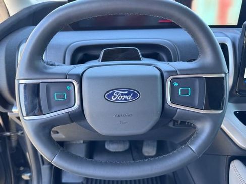 Used 2025 Ford Expedition Max Active AWD/4WD image 29