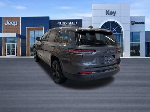 New 2025 Jeep Grand Cherokee L Altitude image 3