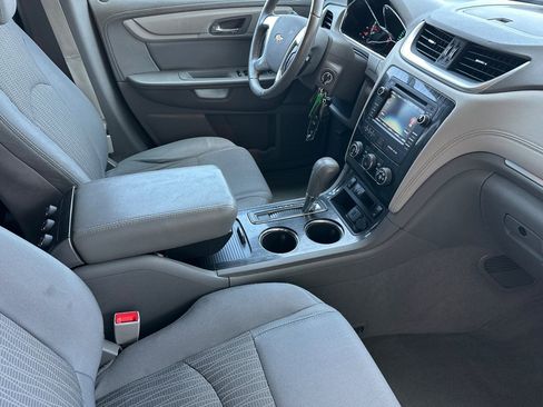 Used 2016 Chevrolet Traverse LT w/ Style and Technology Package AWD/4WD image 18