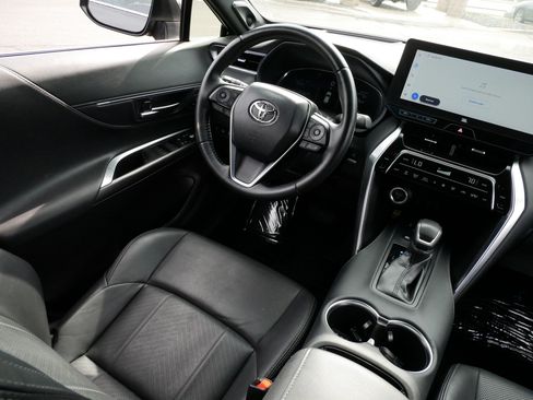 Used 2023 Toyota Venza Limited AWD/4WD image 9