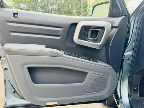 Used 2006 Honda Ridgeline RT image 13