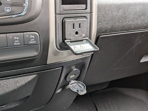 Used 2019 RAM 1500 Big Horn image 25