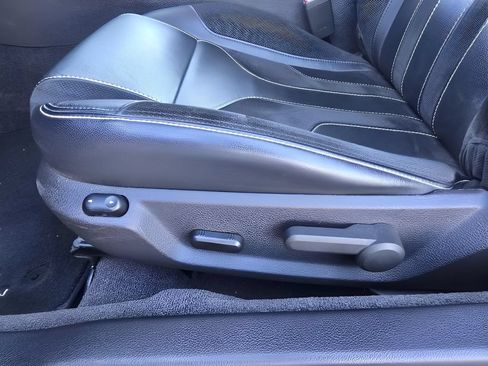 Used 2011 Ford Mustang GT Premium w/ Comfort Pkg RWD image 16