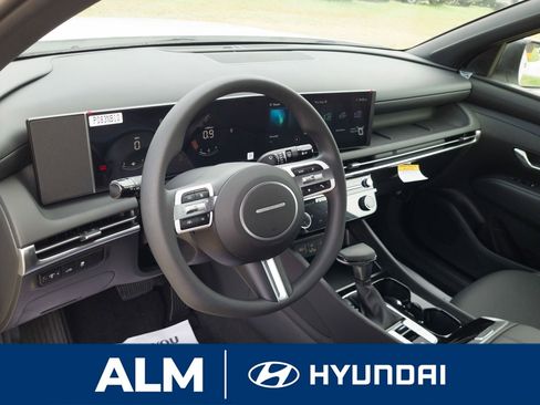 New 2025 Hyundai Santa Cruz SEL image 12