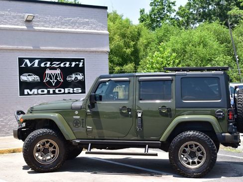 Used 2016 Jeep Wrangler Unlimited Sahara AWD/4WD image 3