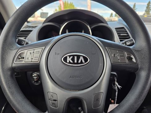 Used 2011 Kia Soul + w/ Audio Pkg FWD image 17