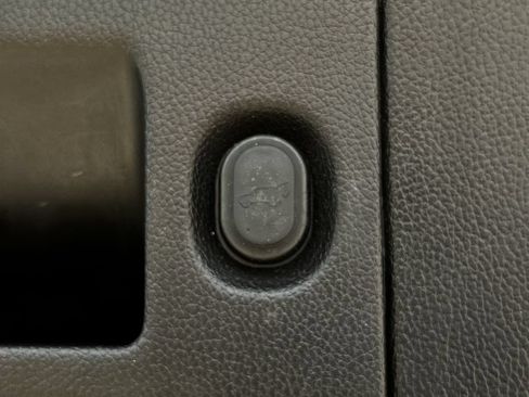 Used 2018 Chevrolet Tahoe Premier RWD image 35