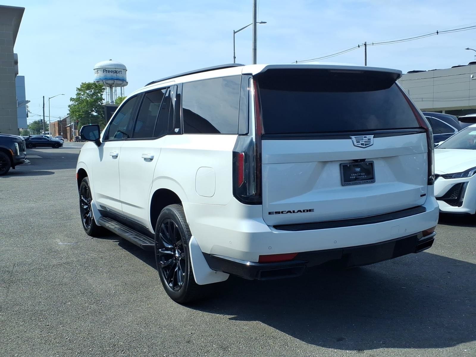Used 2022 Cadillac Escalade Sport w/ Touring Package AWD/4WD image 7