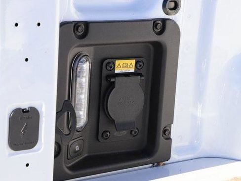 New 2025 Ford Maverick XLT w/ XLT Luxury Package image 9