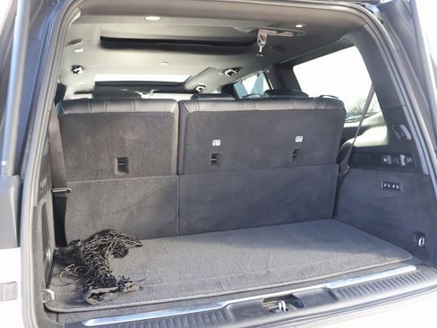 Used 2023 Jeep Grand Wagoneer Base image 18